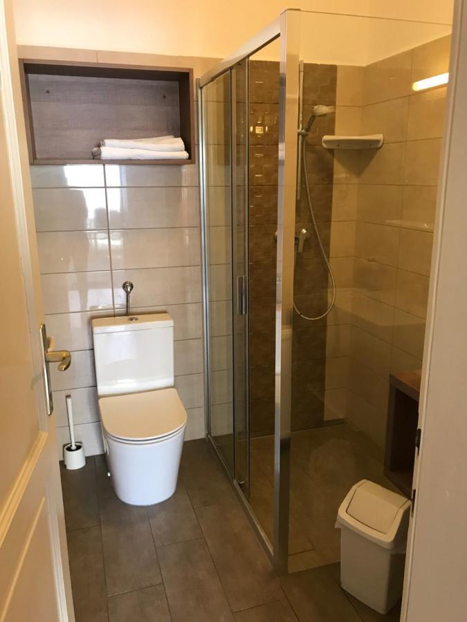 Hársfa Szálló Tamási Exterior foto