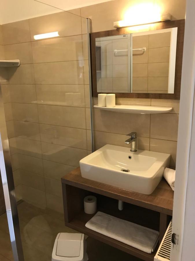 Hársfa Szálló Tamási Exterior foto